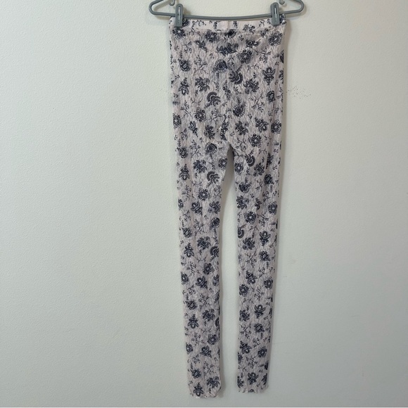Free People Layered in Lace Sheer Leggings Size Small in Ivory Combo NWT - Picture 6 of 10